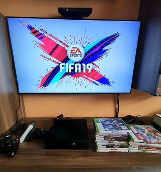 Prodám zánovní XBOX 360 kinect a kupou her - 8