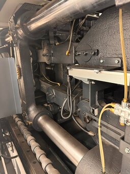 Vstřikovací lis na plasty BOLE IMM BLEKS230/C860 Nový - 8