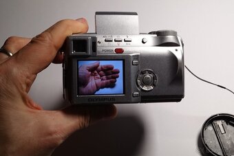 Olympus C-765 Ultra Zoom - 8