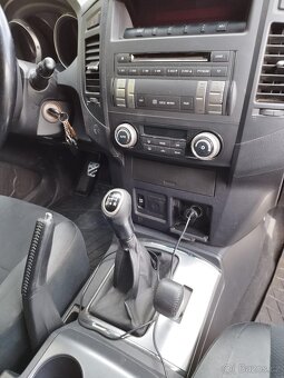 Mitsubishi Pajero - 8