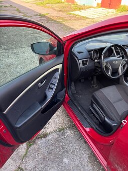 Hyundai i30 1,6 88kw combi - 8
