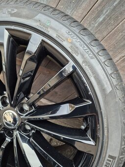 5x112 r19 Škoda Superb 3-Trinity Black Zanovni pneu 7mm - 8