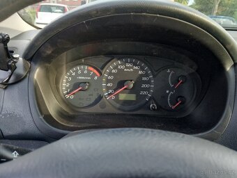 Honda Civic 7G 1.6i - 8