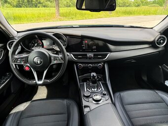 Alfa Romeo Giulia stav tachometru: 88 000km top stav - 8