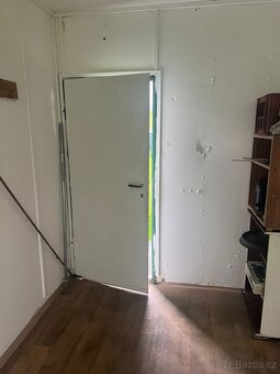 Stavební buňka s oknem a dveřmi, rozměr buňky 6x2.45x3m - 8