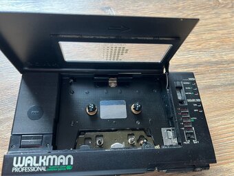 SONY WALKMAN PROFESDIONAL WM D6 - 8