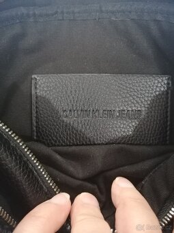 Crossbody kabelka Calvin Klein - 8