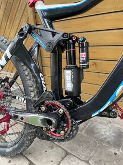 Giant Glory DH – špičkový downhill bike, top stav - 8