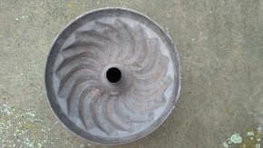 Starožitná sádrová bista + forma na bábovku + svícen - 8