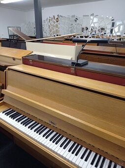 Bílé piano, pianino, klavír Petrof-Rosler - 8