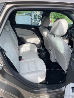 Mersedes Benz B180 - 8