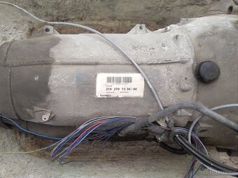 Mercedes 210 disel 2.2.D. - 8
