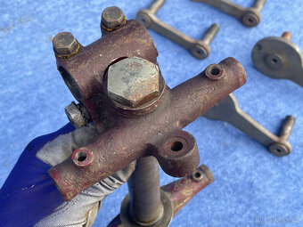 Jawa 250 SPECIÁL/FJ - Krk řízení / vahadla - 8