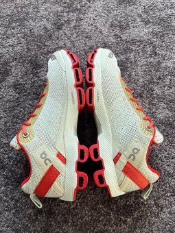 On Running, model Cloudsurfer. Velikost 37,5 - 8