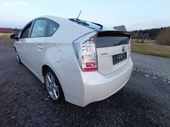 Toyota Prius, 1.8HSE hybrid VYHREV SEDAD - 8