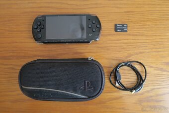 PSP 3000 s original pouzdrem a kabelem - 8