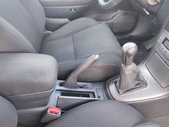 Toyota Avensis 1.8 benzin, r.v. 2004 - 8