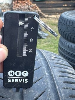 Pneu letní 225/45 R17 - 8