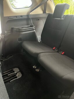 Mitsubishi Outlander 4x4, 09/2015, bílá, nafta, 7 místné - 8