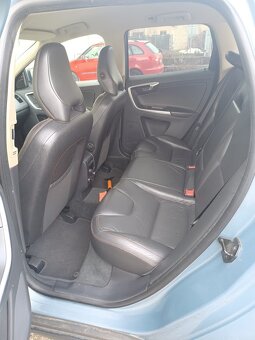 Prodám Volvo XC60 D5. Nová cena - 8