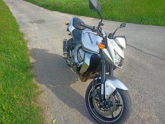 Kawasaki Z750 - 8