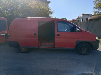 Prodám Hyundai H-1 TDI 2.5 rok 2006 - 8