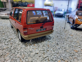 model auta Renault Espace 2000 TSE 1984 Otto mobile 1:18 - 8