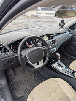 Renault Laguna 3.0 dci V6 - 8