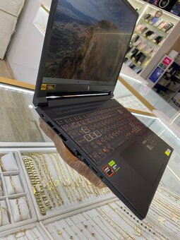 Acer Nitro V 16 AI - 8