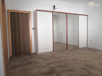 Prodej dvougeneračního RD s garáží a zahradou - 8