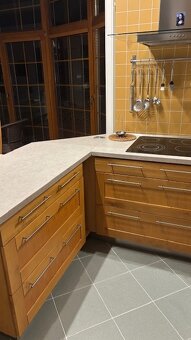 Rohová kuchyň se spotřebiči Electrolux – sleva za - 8