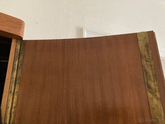 Starožitná skříň z 30.let ve skvělém stavu - 8