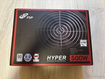 Stolní počítač, monitor a klávesnice - 8