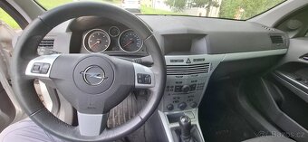 Opel Astra H - 8