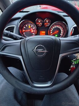 Opel Astra 1.4, 2010 - 8