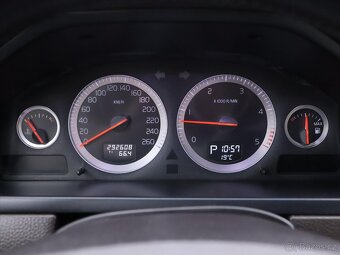 Volvo XC90 2,4 D5 147kW AWD KINETIC (2013) - 8