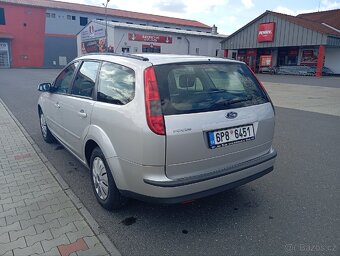 Ford Focus 1.6 benzín - 8
