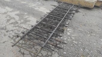 Starý železný plot, plotové dílce, 12bm - 8