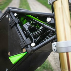 Elektrická motorka s výkonem 27kW - 8