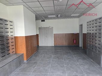 Pronájem bytu 1+kk, rekonstrukce, 26 m2, Žižkovo náměstí - A - 8