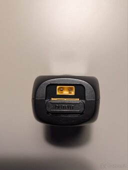 Nabíječka ToolkitRC M4 Pocket – 80W, 1–4S (XT60 / USB-C)
- 8