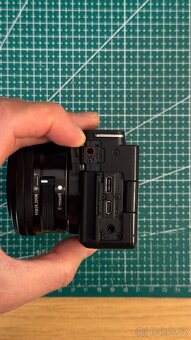 Sony Alpha ZV-E10 + objevit 16-50 mm f/3,5-5,6 - 8