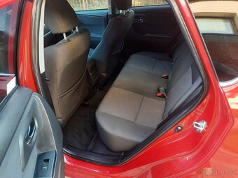Toyota auris 1,6i 96kw r.v 2014 naj 70t automat - 8