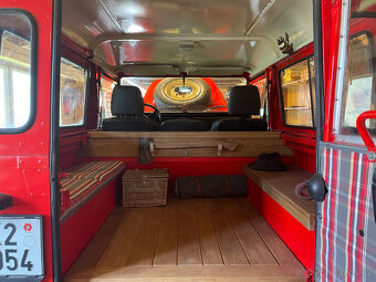 Land Rover Defender 90 - 8