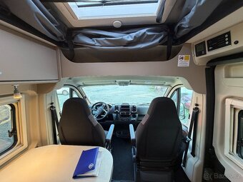 Prodávám karavan CARADO CV640 s výsuvnou střechou - 8