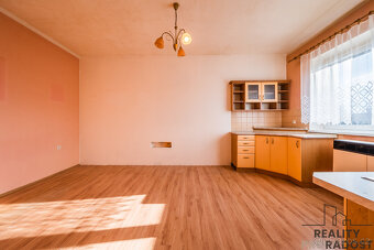 Prostorný byt 2 + kk v Bzenci - 8