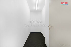 Pronájem kancelářského prostoru s terasou, 433 m², Praha - 8