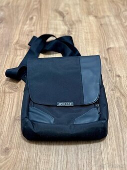 PÁNSKÁ CROSSBODY TAŠKA EVERKI VENUE XL SLEVA 60% - 8