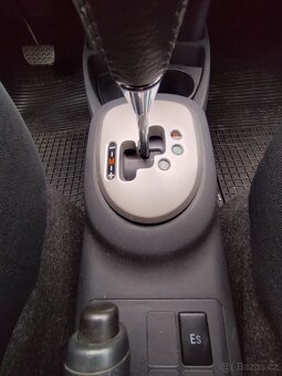 Toyota Yaris 1,4 D-4D automat - 8