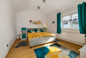 Prodej, rodinný dům se dvěma bytovými jednotkami, 213 m², Re - 8